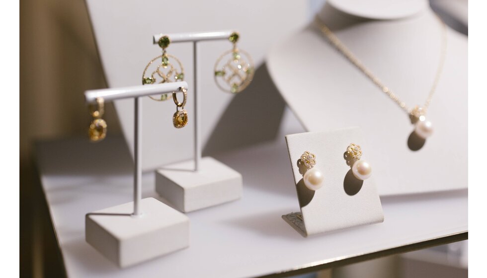 A showcase of Kiki McDonough bridal jewellery in The Wedding Present Company showroom